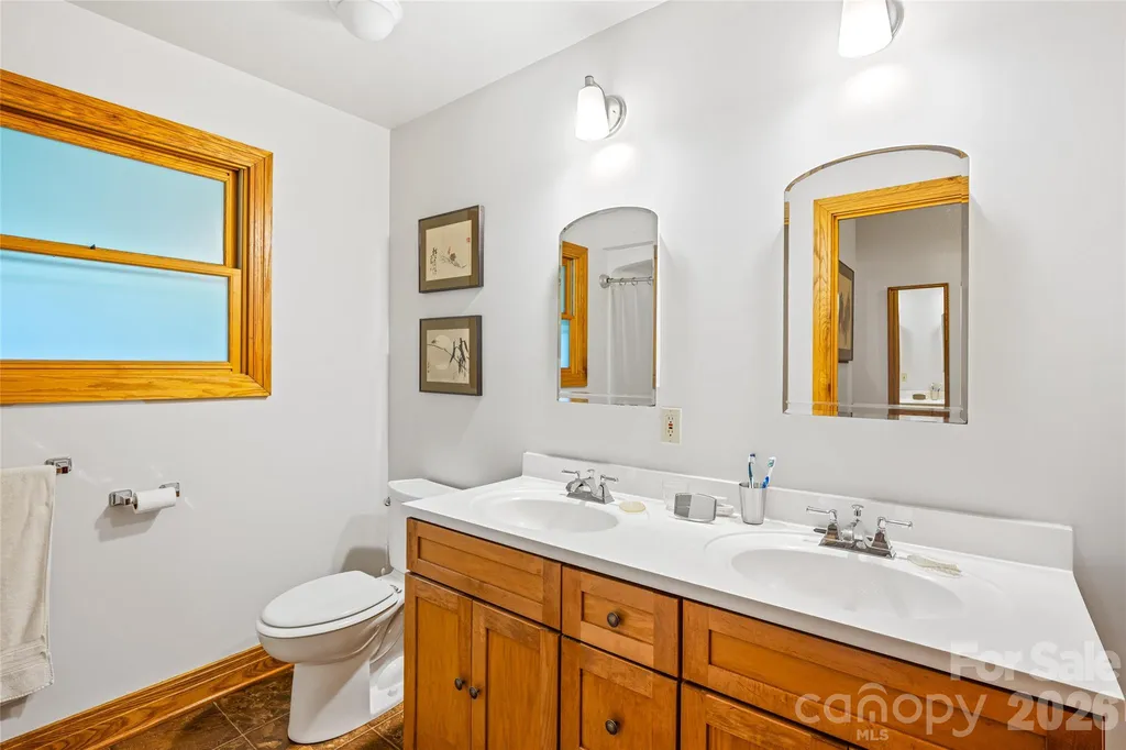 464 Governors View Road Asheville NC 28805