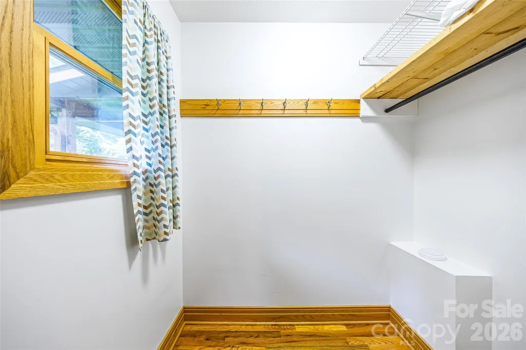 464 Governors View Road Asheville NC 28805