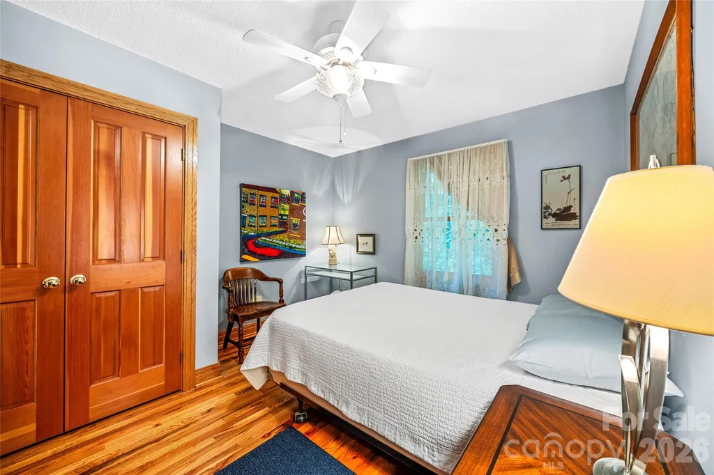 464 Governors View Road Asheville NC 28805