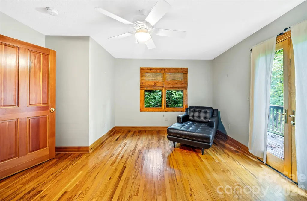 464 Governors View Road Asheville NC 28805
