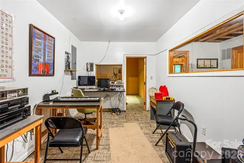 464 Governors View Road Asheville NC 28805