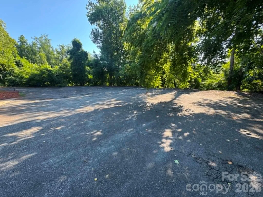 656 N Bridge Street Elkin NC 28621
