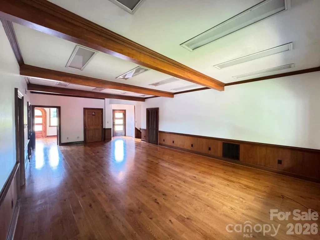 656 N Bridge Street Elkin NC 28621