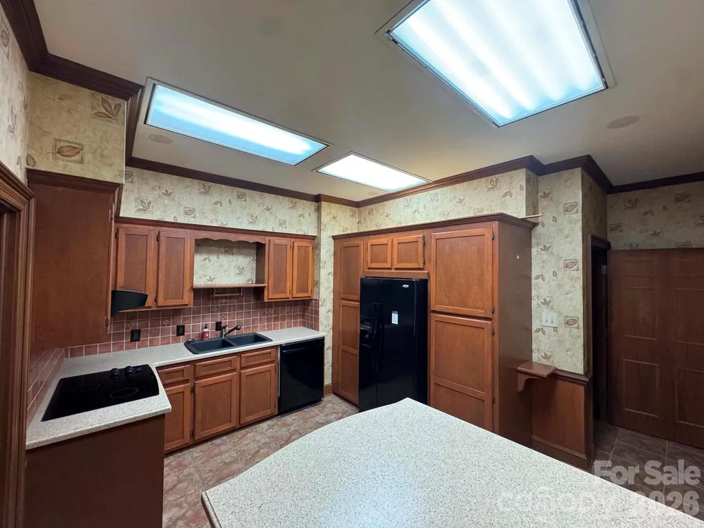 656 N Bridge Street Elkin NC 28621