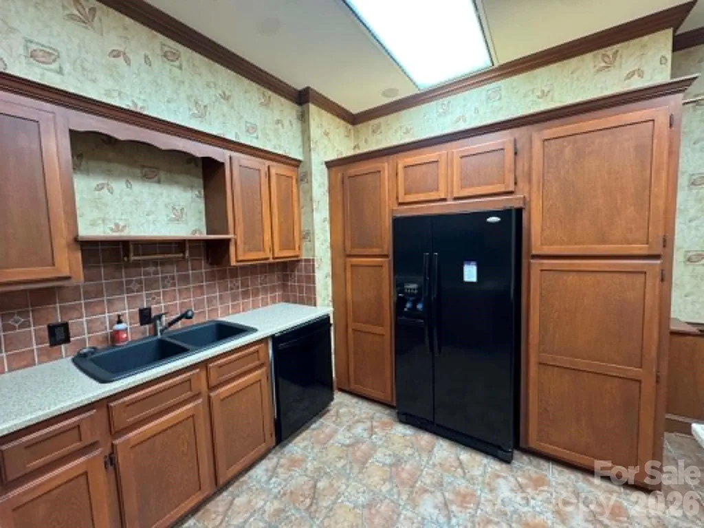 656 N Bridge Street Elkin NC 28621