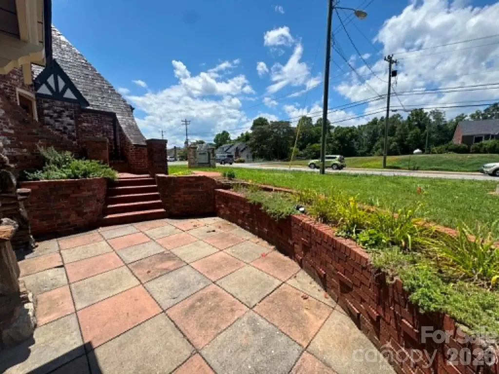 656 N Bridge Street Elkin NC 28621