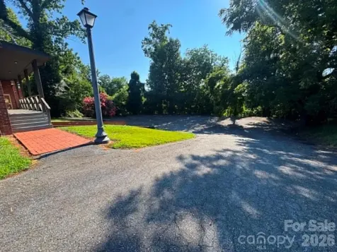 656 N Bridge Street Elkin NC 28621