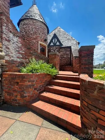 656 N Bridge Street Elkin NC 28621