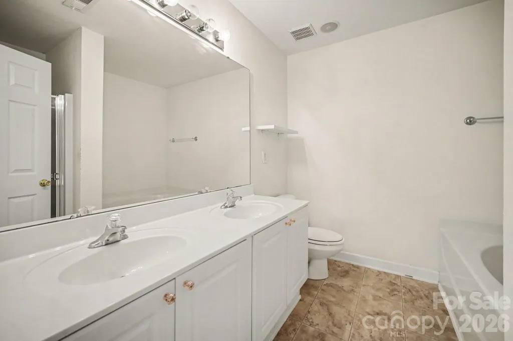 5604 Santeelah Court Charlotte NC 28217
