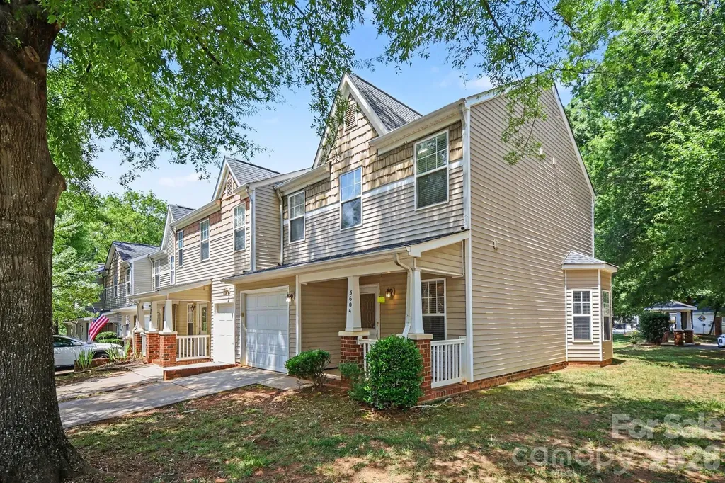 5604 Santeelah Court Charlotte NC 28217