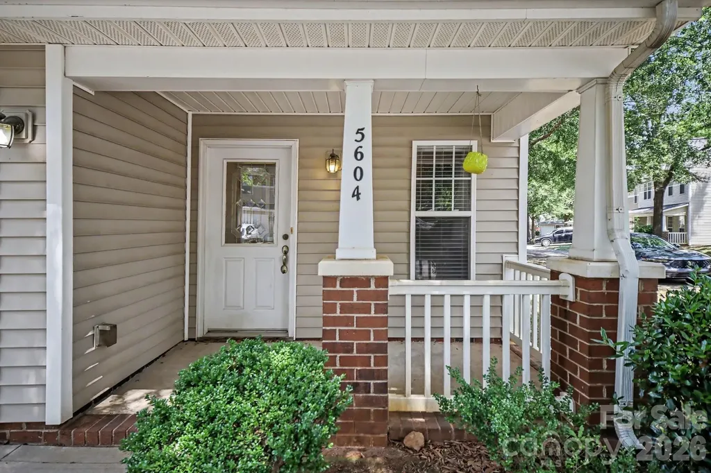 5604 Santeelah Court Charlotte NC 28217