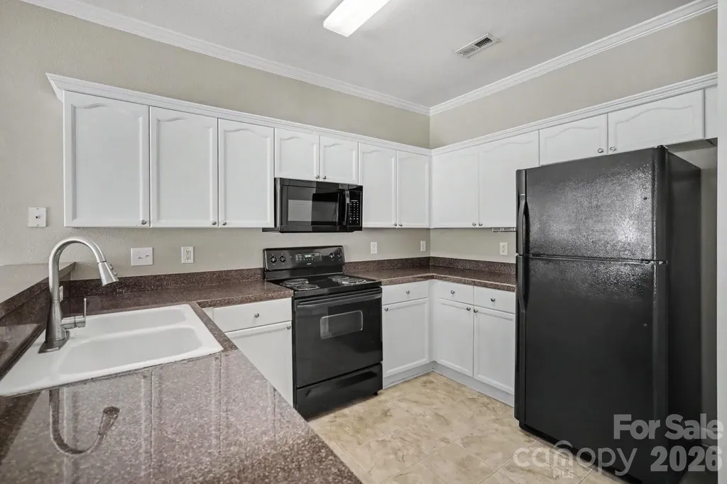 5604 Santeelah Court Charlotte NC 28217