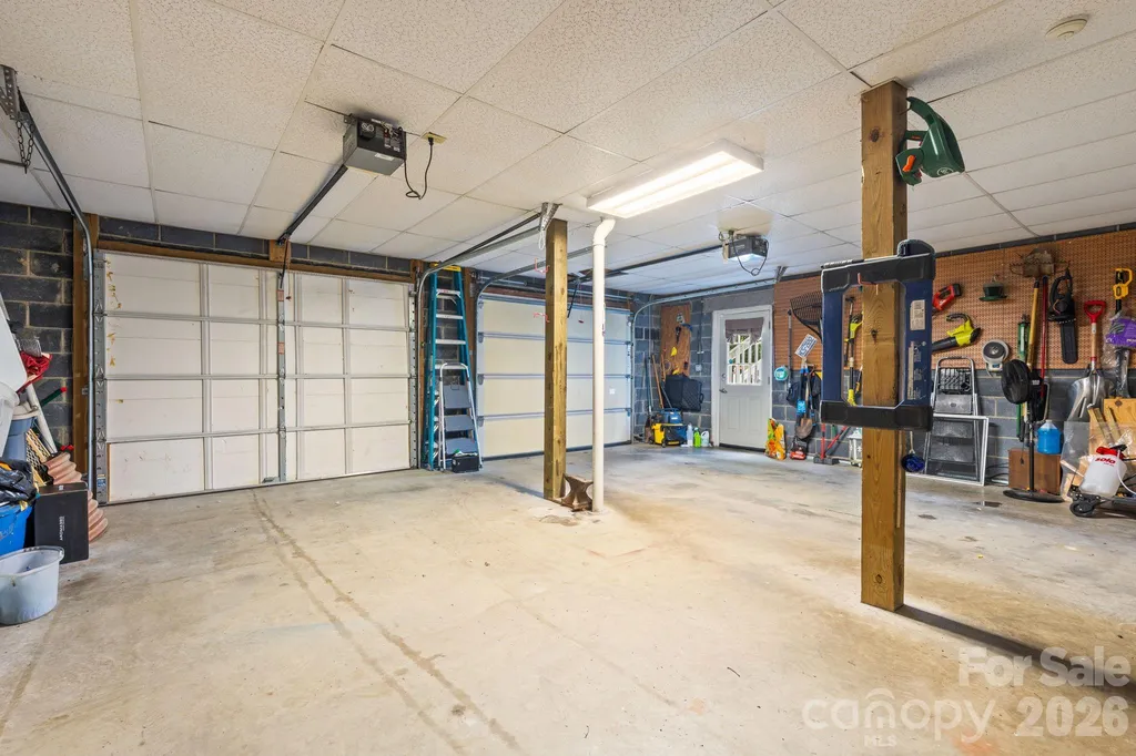 9081 Pittmans Gap Road Newland NC 28657