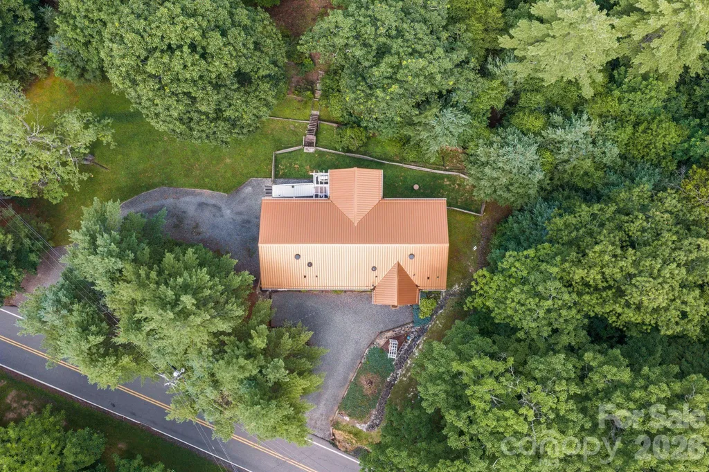 9081 Pittmans Gap Road Newland NC 28657