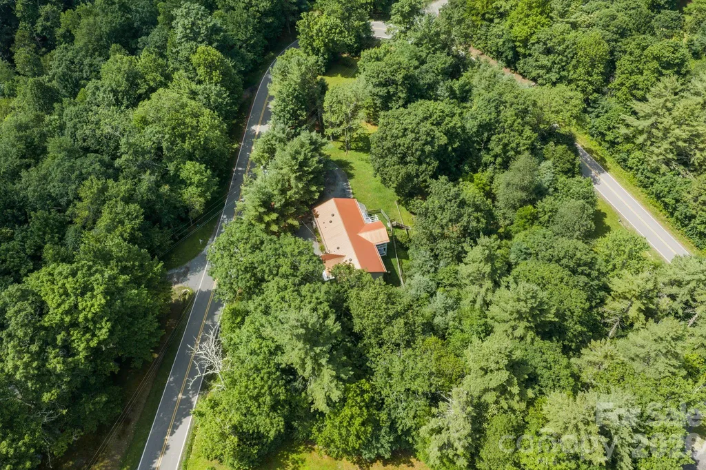 9081 Pittmans Gap Road Newland NC 28657
