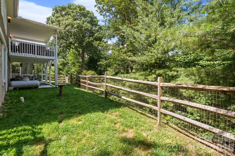 9081 Pittmans Gap Road Newland NC 28657