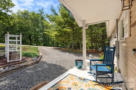 9081 Pittmans Gap Road Newland NC 28657