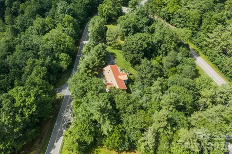 9081 Pittmans Gap Road Newland NC 28657