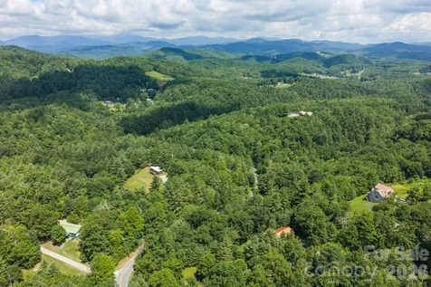 9081 Pittmans Gap Road Newland NC 28657