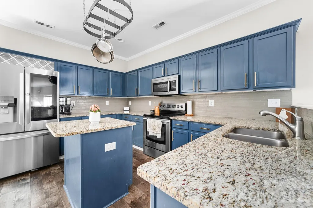 1525 Ladora Drive Charlotte NC 28262
