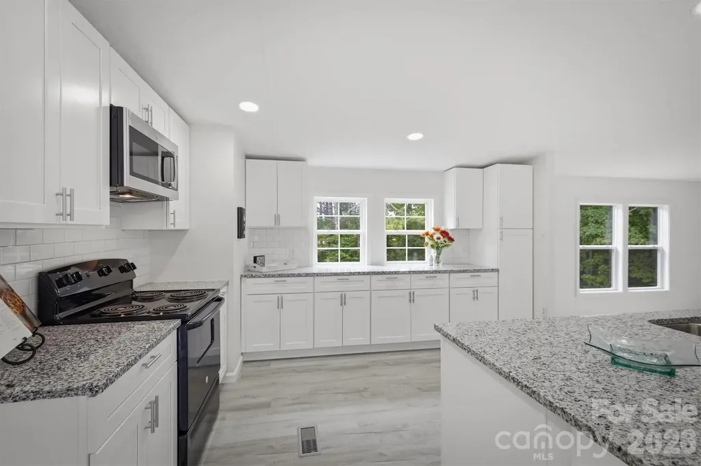 2688 Kite Drive Lenoir NC 28645