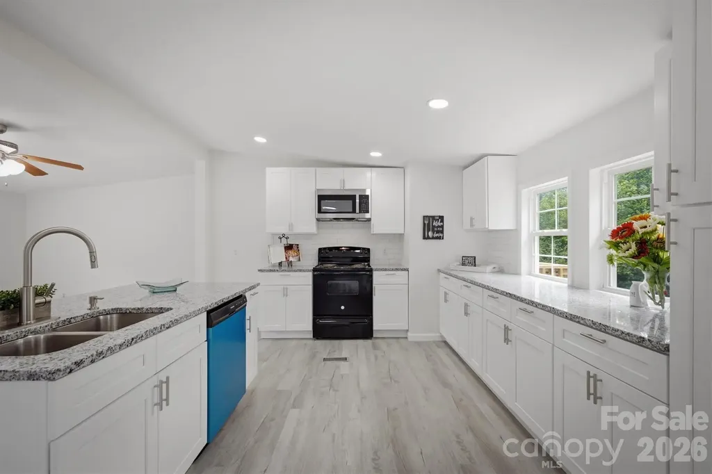 2688 Kite Drive Lenoir NC 28645