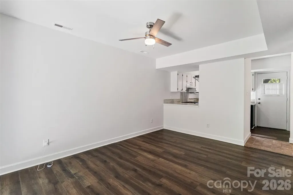 6100 Honeysuckle Lane Charlotte NC 28212