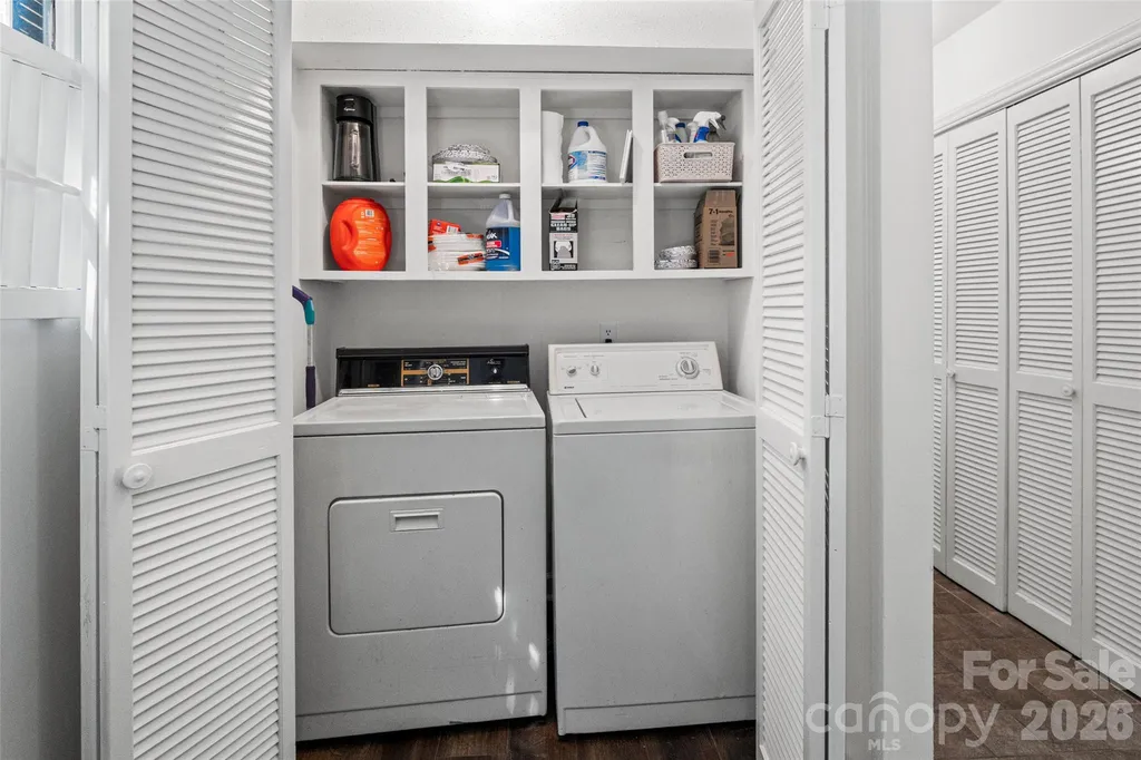 6100 Honeysuckle Lane Charlotte NC 28212