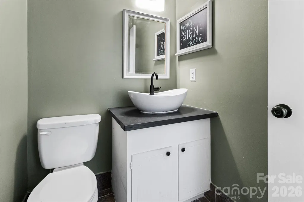 6100 Honeysuckle Lane Charlotte NC 28212