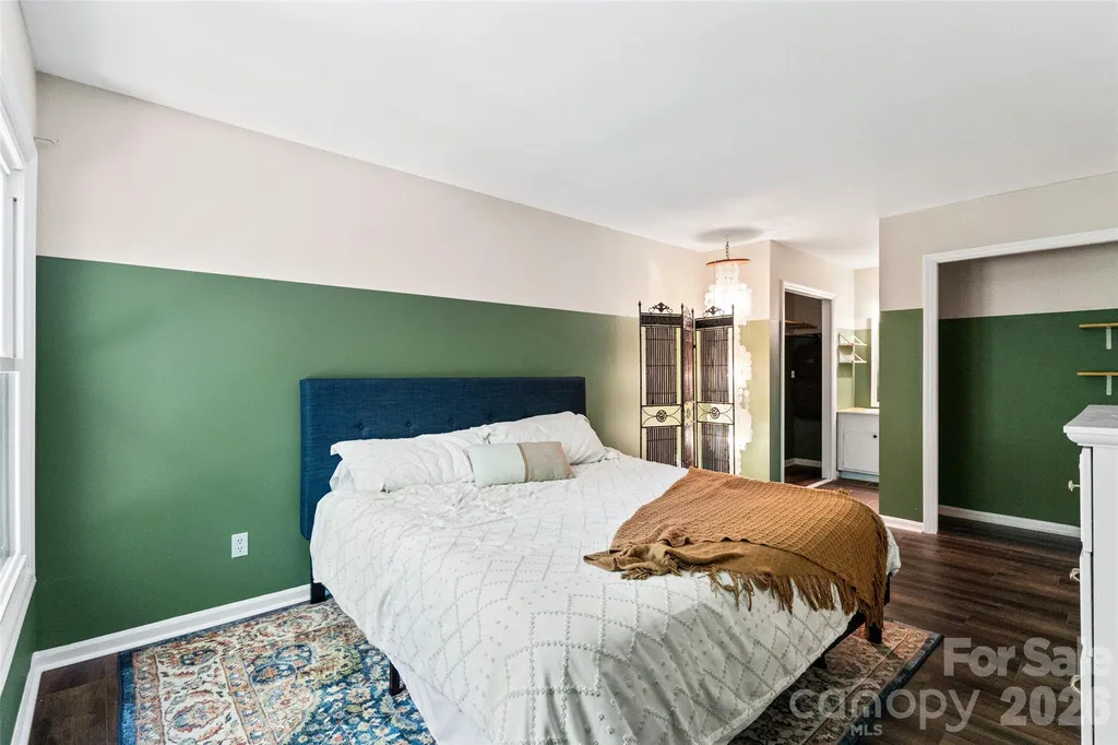 6100 Honeysuckle Lane Charlotte NC 28212