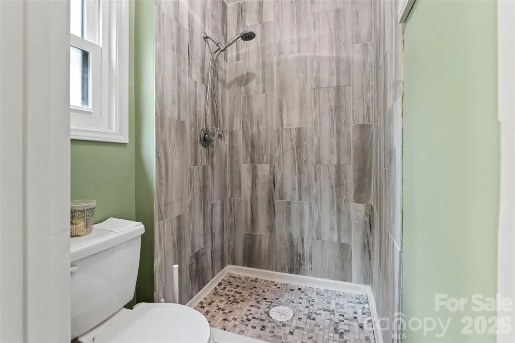 6100 Honeysuckle Lane Charlotte NC 28212