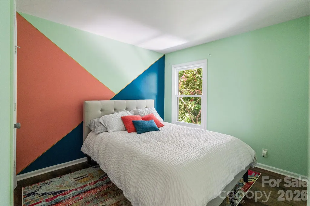 6100 Honeysuckle Lane Charlotte NC 28212
