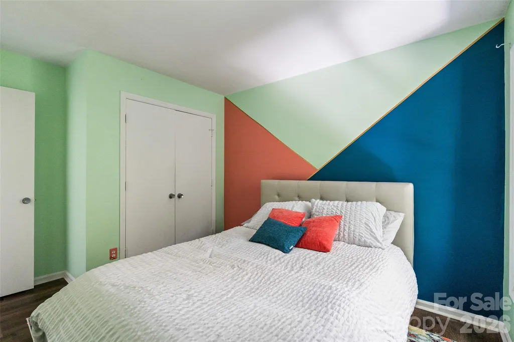 6100 Honeysuckle Lane Charlotte NC 28212