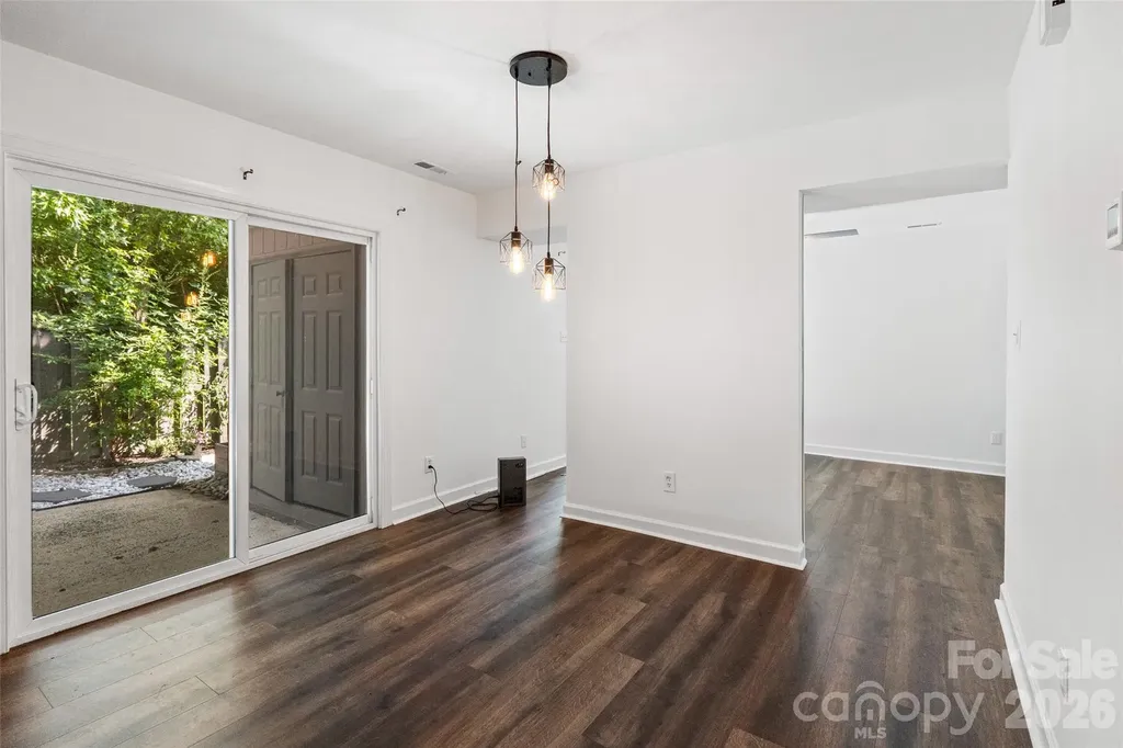 6100 Honeysuckle Lane Charlotte NC 28212
