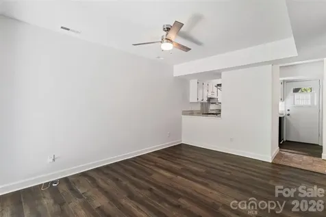 6100 Honeysuckle Lane Charlotte NC 28212