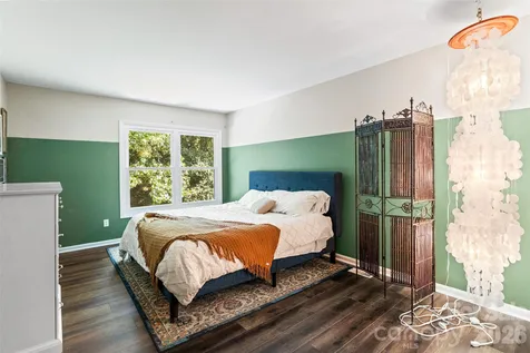 6100 Honeysuckle Lane Charlotte NC 28212