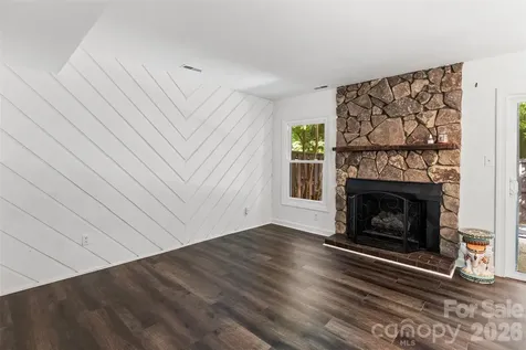 6100 Honeysuckle Lane Charlotte NC 28212
