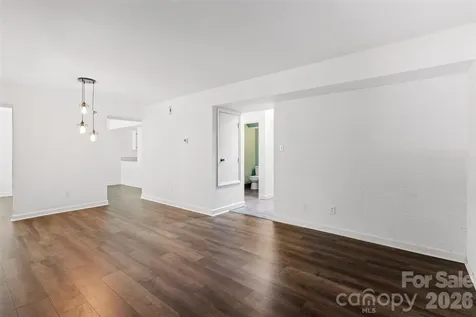 6100 Honeysuckle Lane Charlotte NC 28212