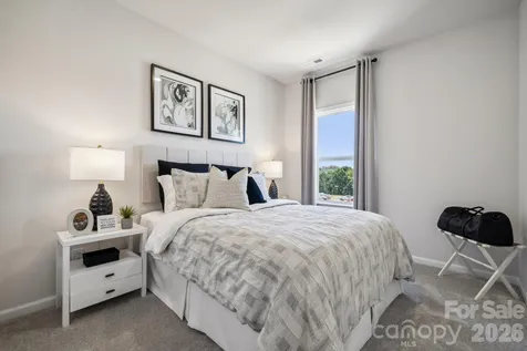 2129 Hawksworth Lane Charlotte NC 28262
