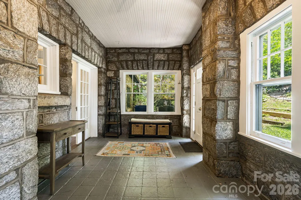 25 Saint Dunstans Circle Asheville NC 28803