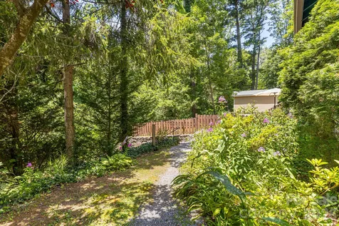 25 B Saint Dunstans Circle Asheville NC 28803
