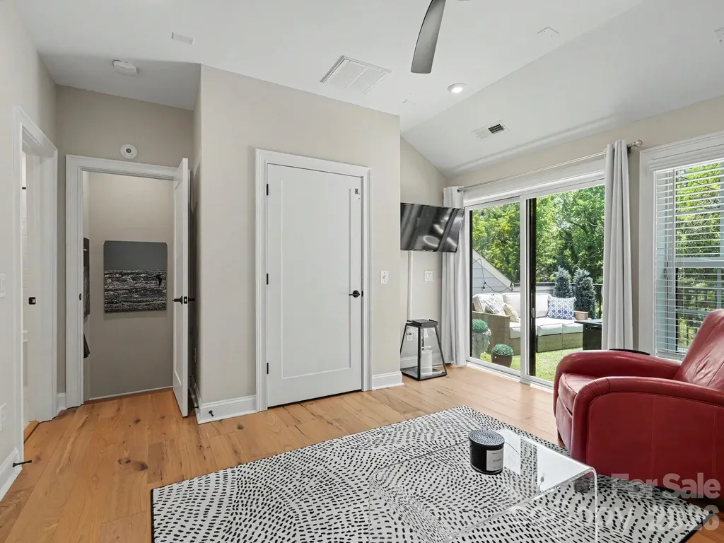 2523 Deacon Avenue Charlotte NC 28204