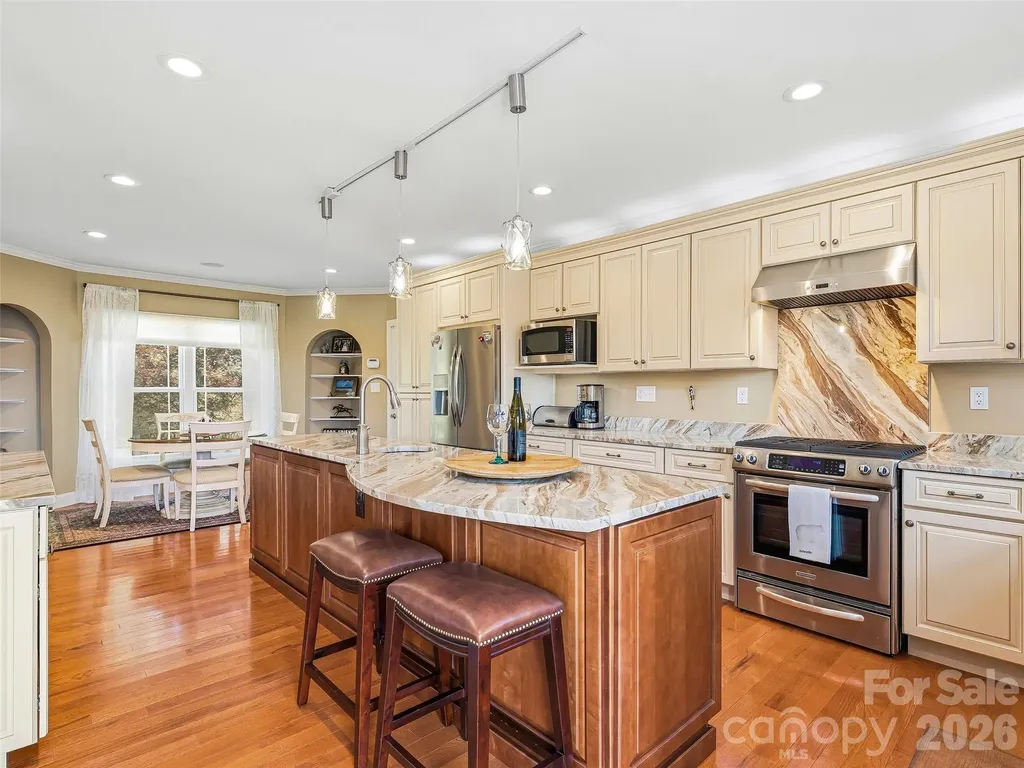 15 Patton Circle Asheville NC 28804