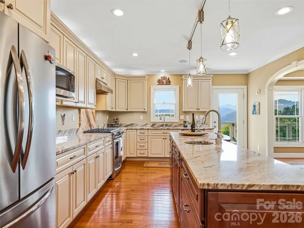 15 Patton Circle Asheville NC 28804