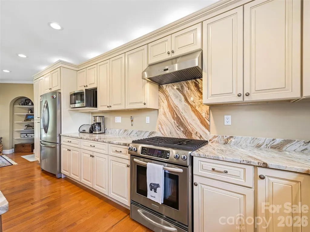 15 Patton Circle Asheville NC 28804