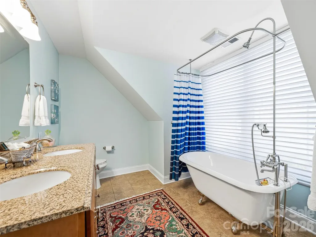 15 Patton Circle Asheville NC 28804