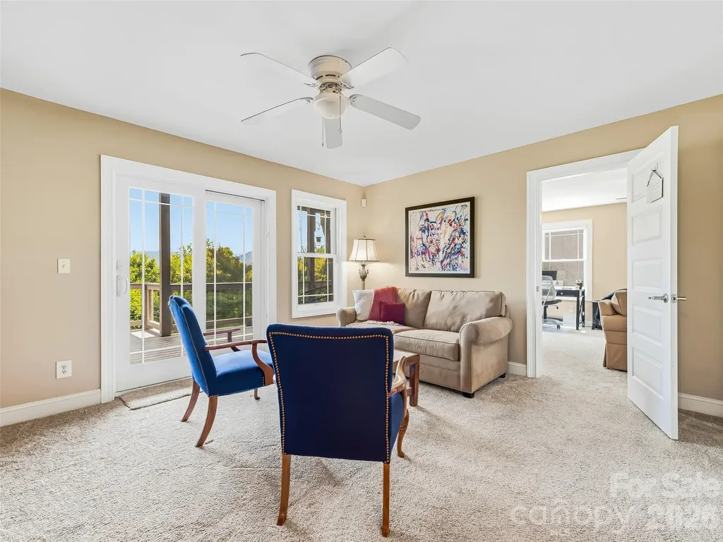 15 Patton Circle Asheville NC 28804