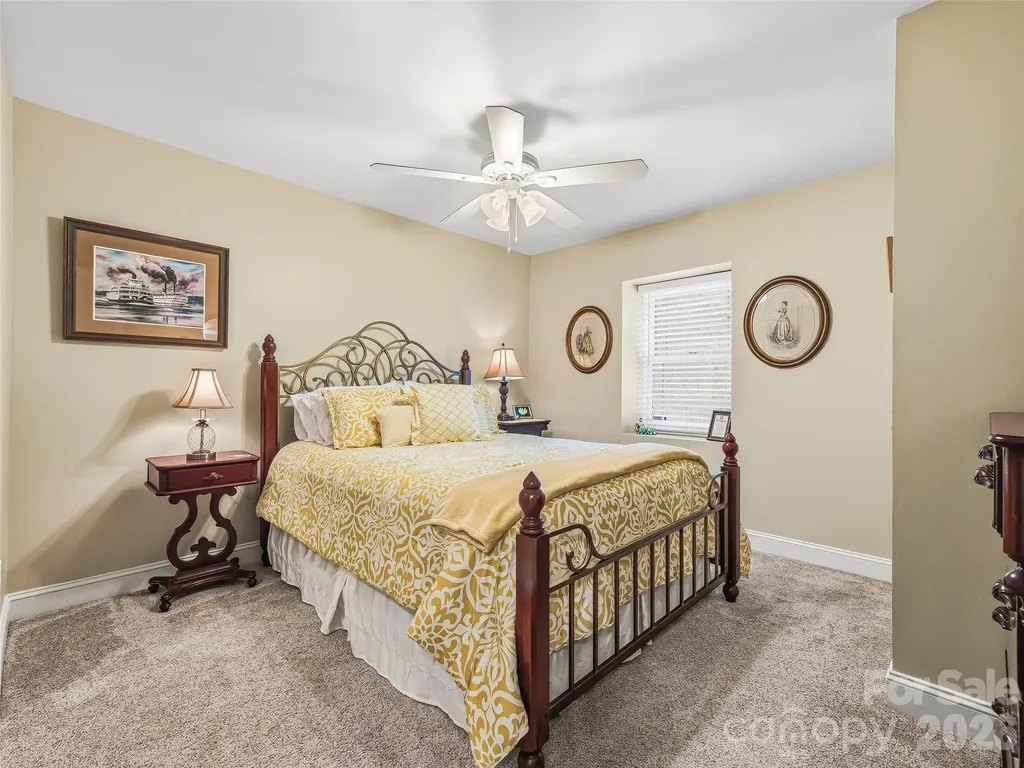 15 Patton Circle Asheville NC 28804