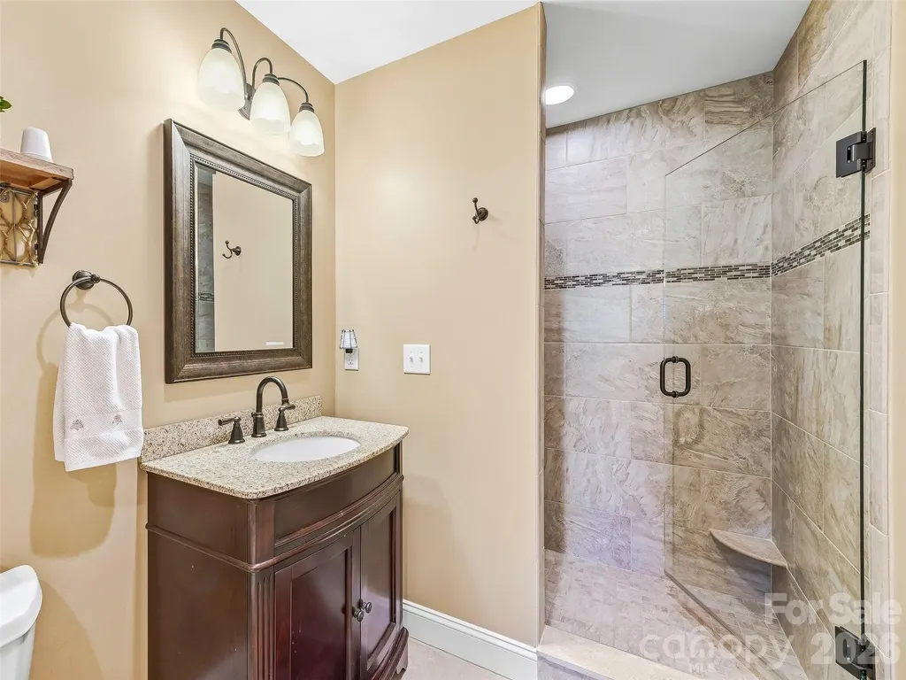 15 Patton Circle Asheville NC 28804
