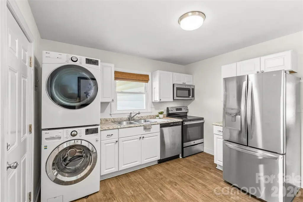 3443 Airlie Street Charlotte NC 28205